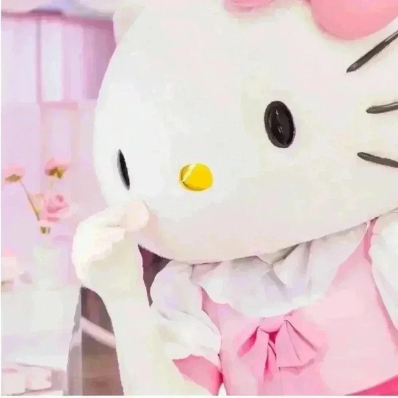 Hello Kitty 12 PC Sponge Gift Set Beauty Blender Sanrio Vanity Makeup Essential - Picture 3 of 5